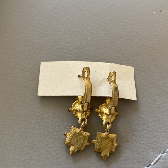 Vintage gold rhinestone earrings - Picture 2 of 3